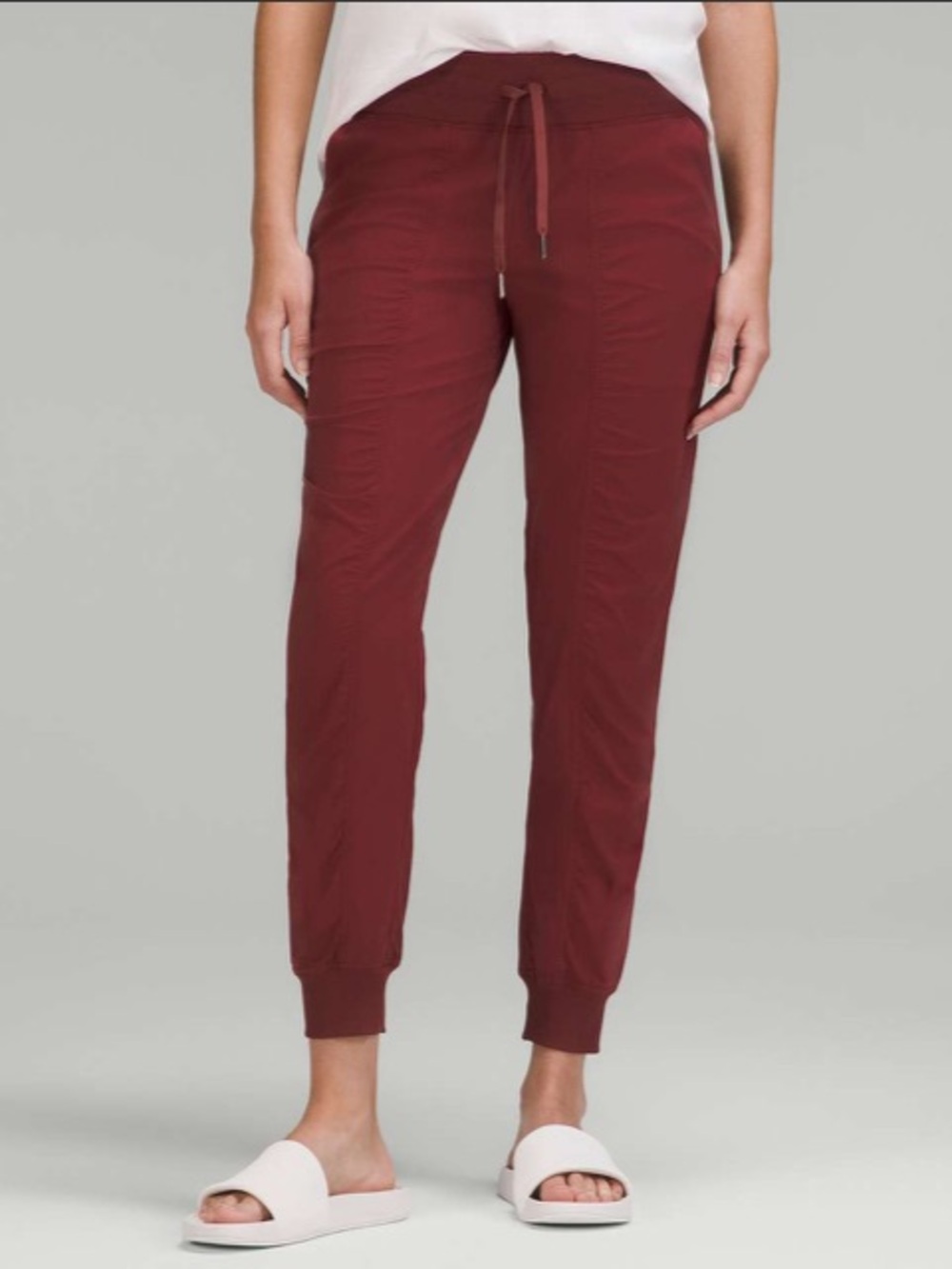 Lululemon dance studio mid rise joggers size 6 maroon